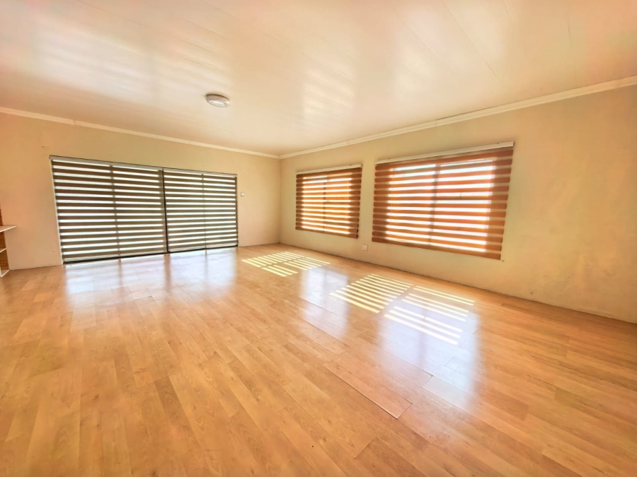 To Let 4 Bedroom Property for Rent in Vaalpark Free State